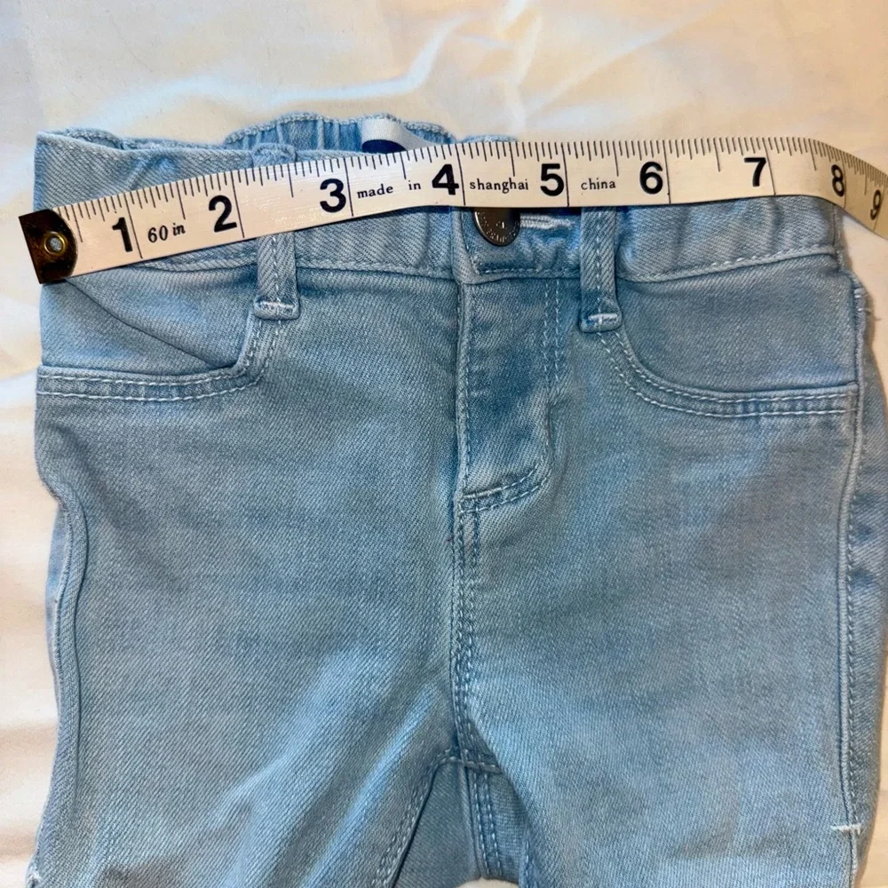 Old Navy Baby Girl 12-18 months Light Blue Denim Jeans Chic Shark Bite Fray Hem‎